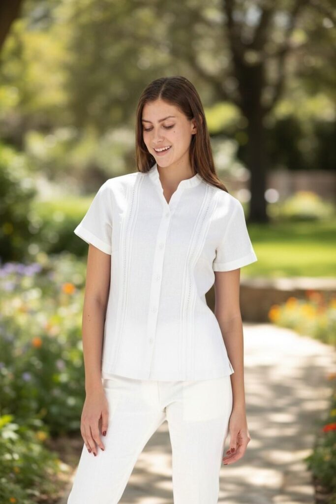 ROPA DE LINO -MODA CORPORATIVA- UNIFORMES HOTELES- MODA CONVENCIONES- BLUSAS ESTILISADAS MEXICO Blusa de lino de autor color natural para dama estilo minimalista lujo Moda corporativa Convenciones